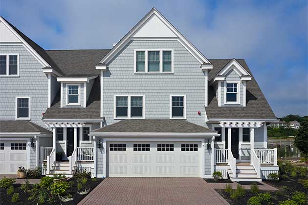 Light mist Hardie® shingle siding replaced for home in Mechanicsville, VA.