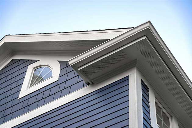 Layer James Hardie® siding and trim board in Central Virginia. 